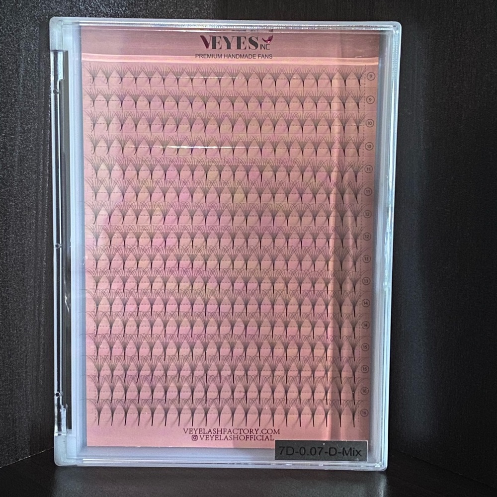 Veyes Premium Handmade fan lashes
